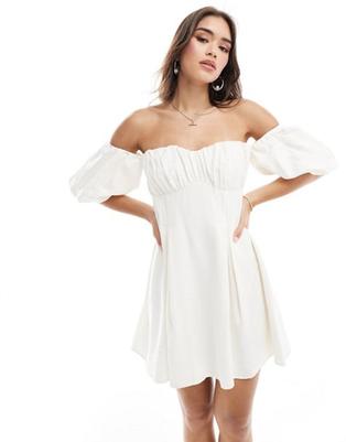 Nobody's Child Edith mini dress in white tuote hintaan 99€ liikkeestä Asos