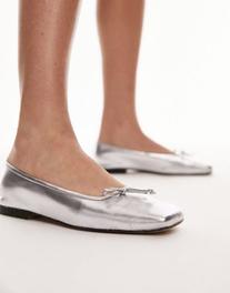 Topshop Bethany leather square toe unlined ballerina shoe in silver tuote hintaan 38€ liikkeestä Asos
