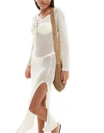 New Look long sleeve key hole maxi dress in white tuote hintaan 30,99€ liikkeestä Asos