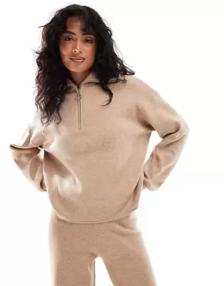 Stradivarius quarter zip jumper co-ord in beige tuote hintaan 35,99€ liikkeestä Asos