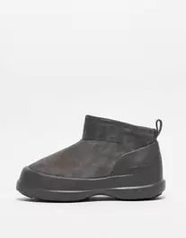 Moonboot unisex Luna Low boots in grey tuote hintaan 195€ liikkeestä Asos