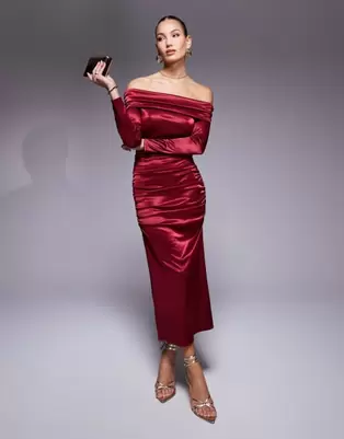 True Violet bardot long sleeve ruched satin midi dress in wine tuote hintaan 95€ liikkeestä Asos