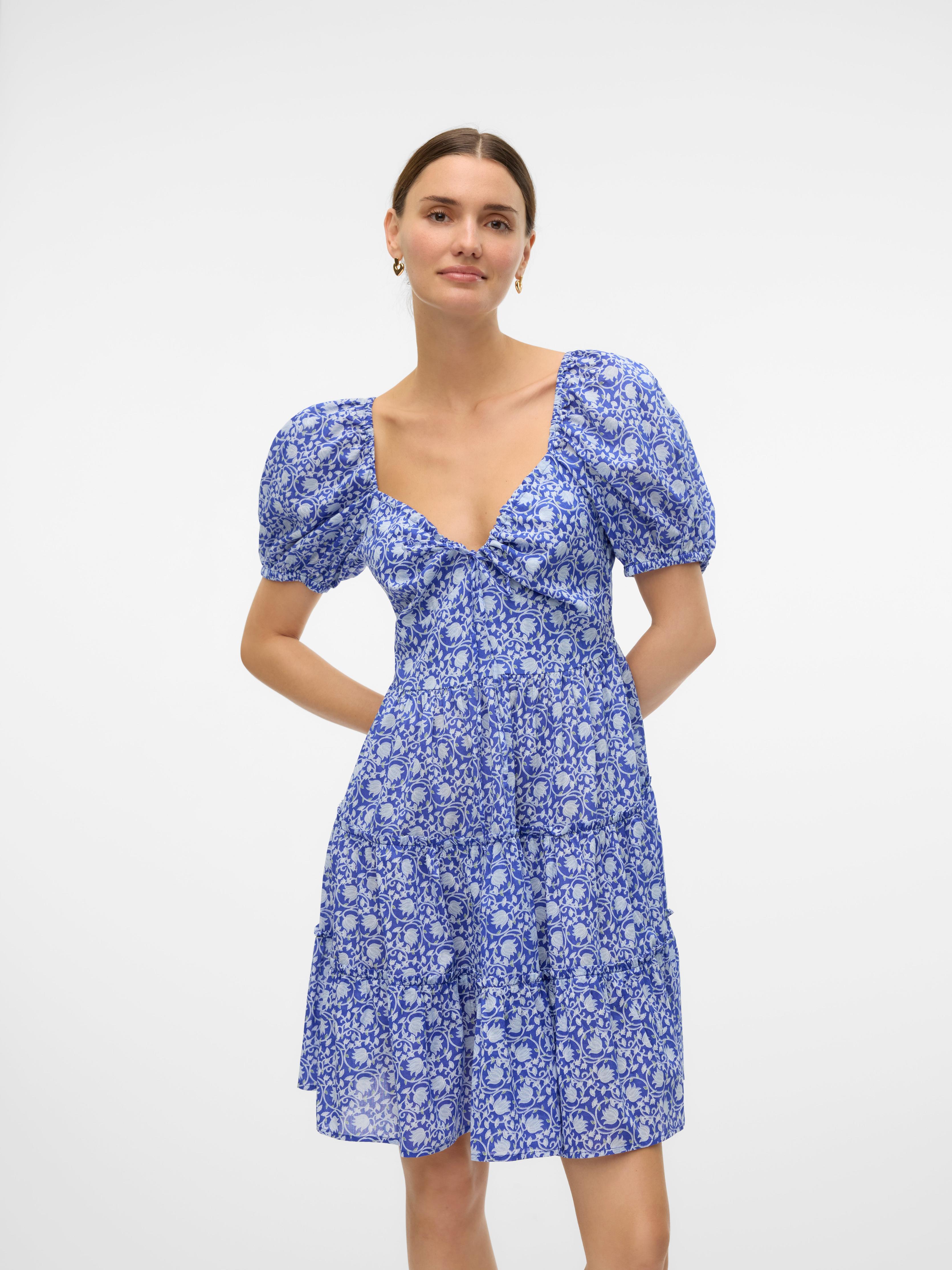 VMLYCA Lyhyt mekko tuote hintaan 49,99€ liikkeestä Vero Moda