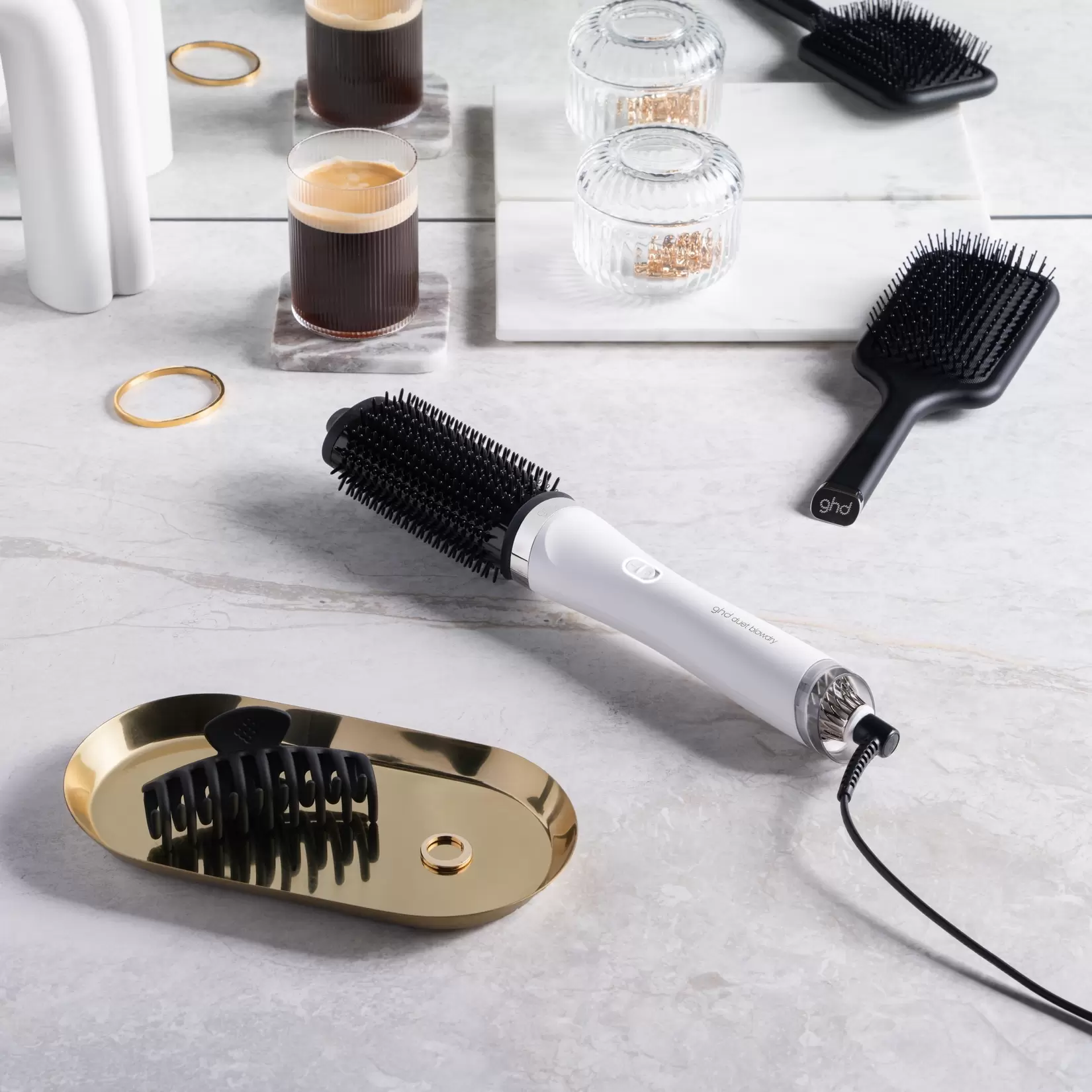 Ghd Duet Blow Dry White tuote hintaan 399€ liikkeestä Shortcut