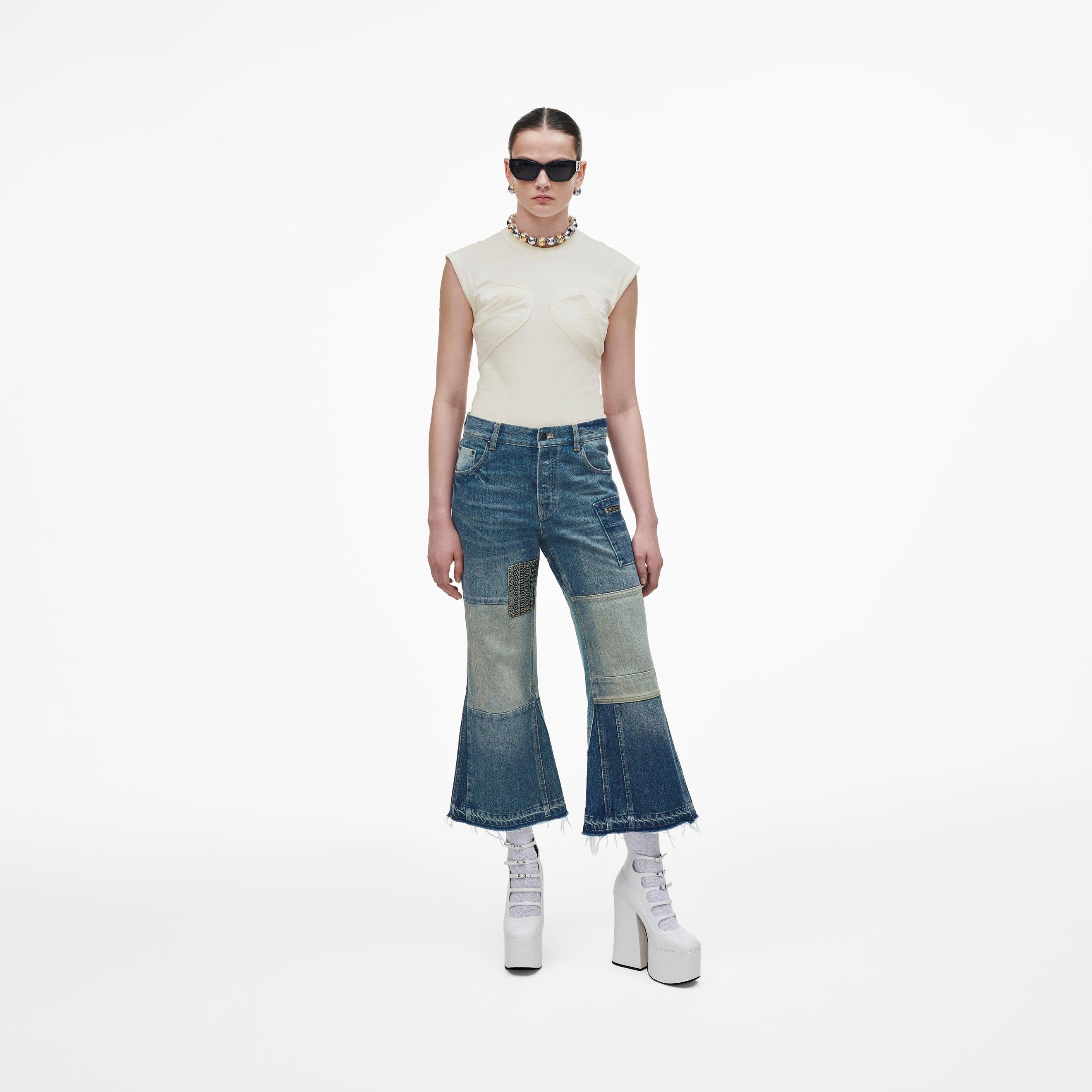Patchwork Denim Cropped Flare Jean tuote hintaan 825€ liikkeestä Marc Jacobs