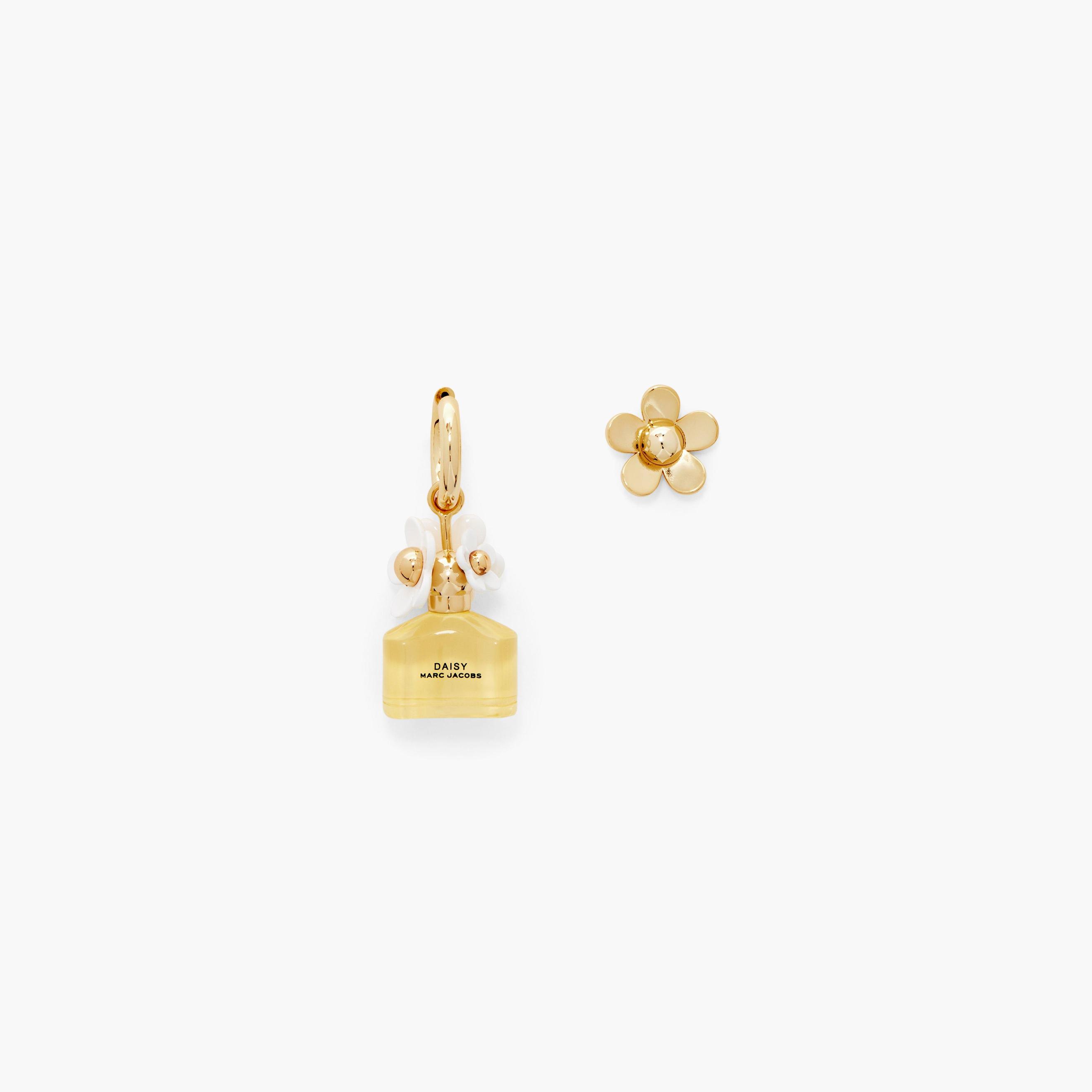 Mini Icon Daisy Earrings tuote hintaan 150€ liikkeestä Marc Jacobs