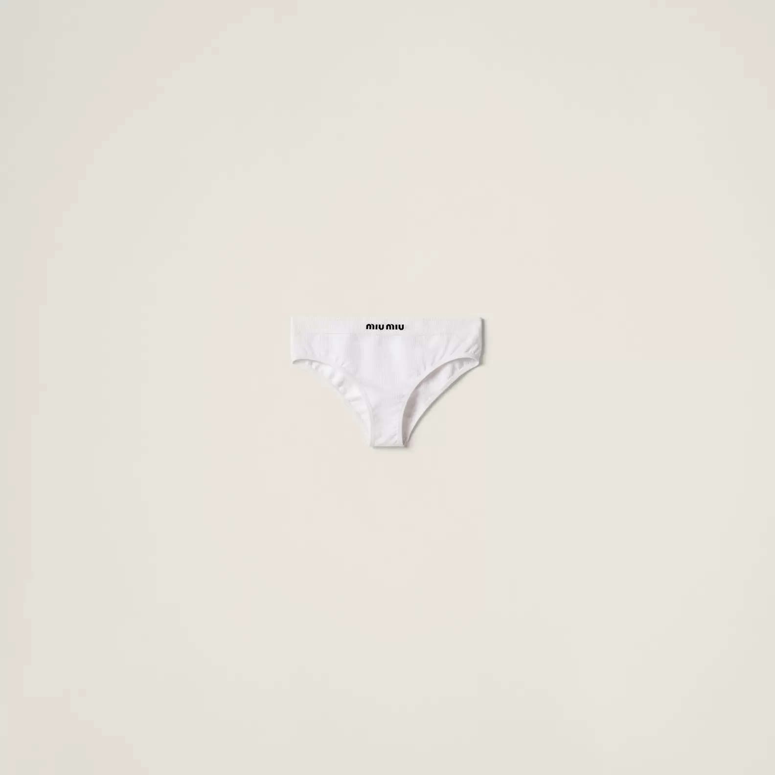 Seamless panties tuote hintaan 240€ liikkeestä Miu Miu